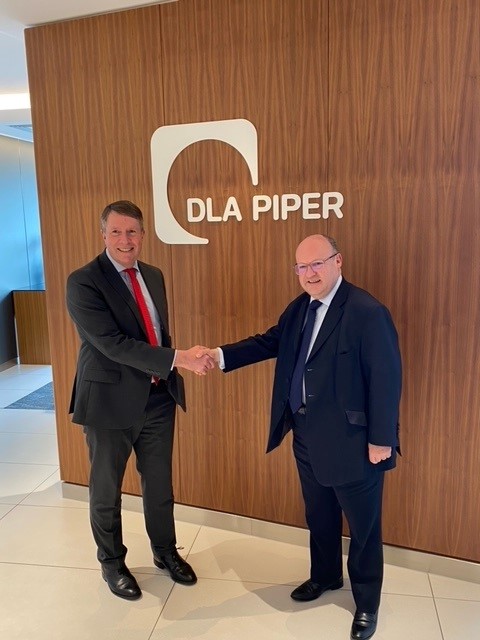 Great roundtable discussion with Chris Hayward @citypolicychair, Policy Chairman at @cityoflondon, focusing on how the financial and related professional services industry can support growth and investment across the North West. Thanks to Mark Beardwood and @DLA_Piper for hosting