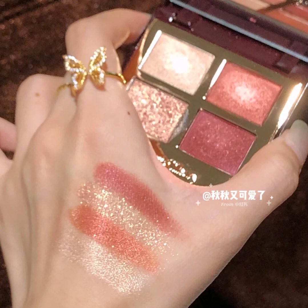 Lypsyy's tweet photo. Charlotte tillbury สี Walk of no shames palette 
ปังมากกกรอบนี้ราคาดีมากนะคะ สีนี้สวยมากเช่นกันสี signature เลย ✨✨

890.- มี5ตลับค่ะ ♥️

Repost ส่งฟรี https://t.co/19T8x38V0Q