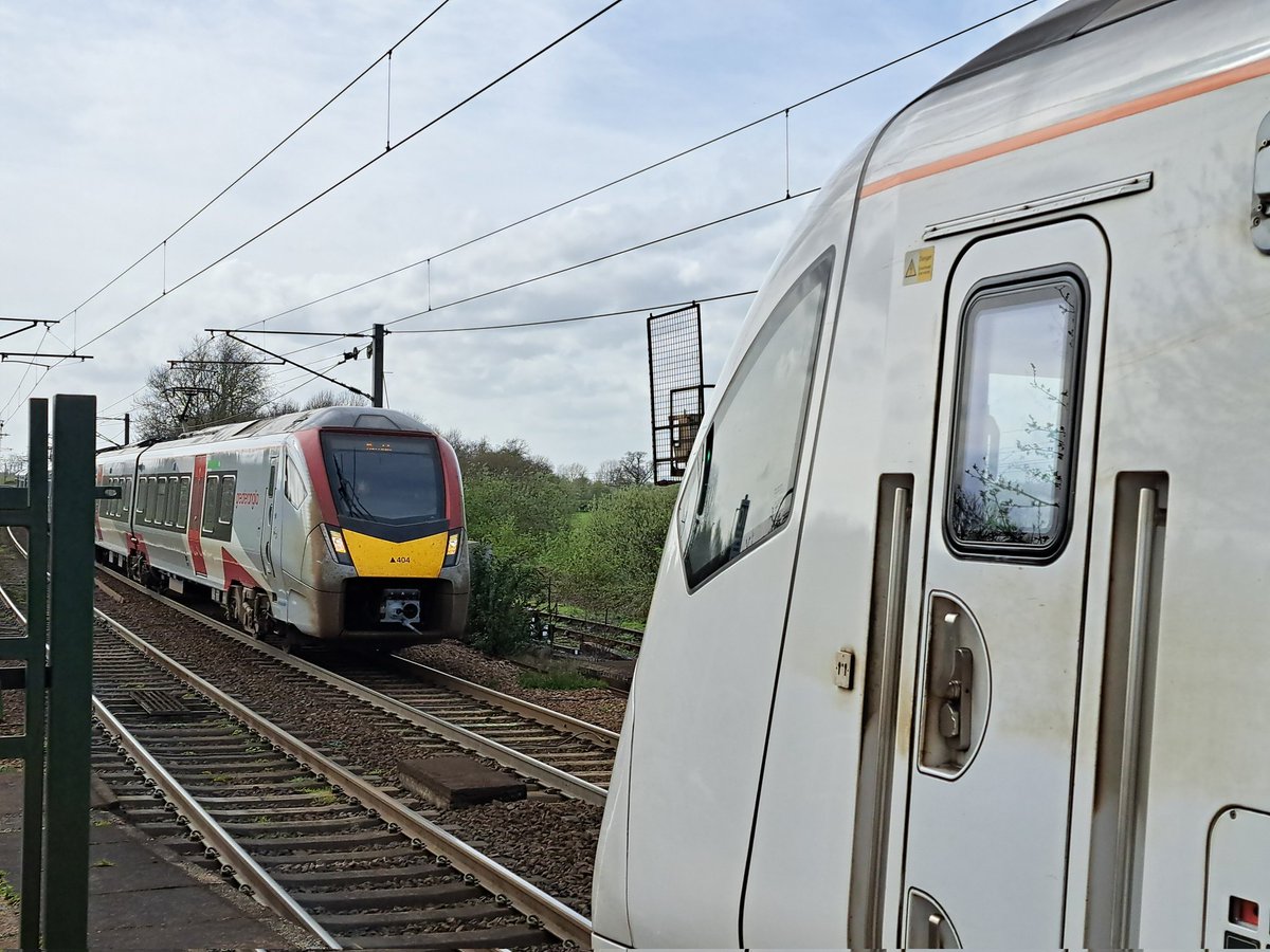 FLIRT crossover that I witnessed at Manningtree last week. #Greateranglia #class745 #class755 #outdoors #photography