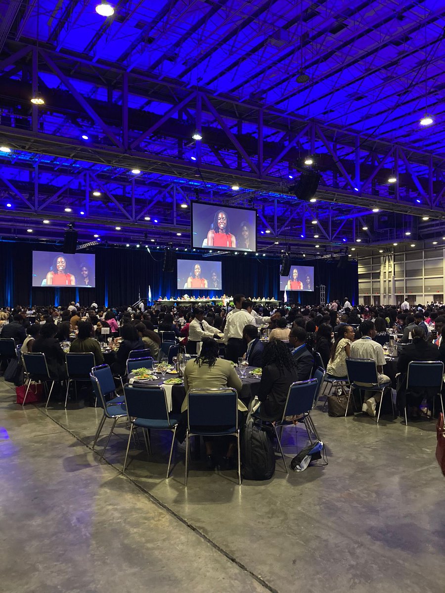 GeisingerNE_IM's tweet photo. One of our residents at the AMEC organized by SNMA in New Orleans with Dr. Valencia Walker and GCSOM students. #DEI #geisingerIM #lifegeisinger #geisingerhealth #gcsom https://t.co/GGxC9vNsLR