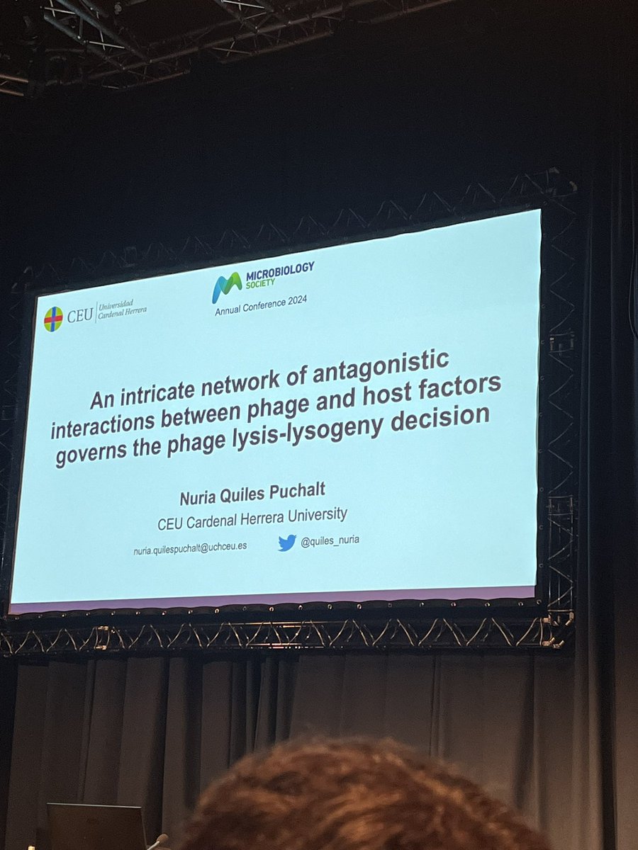 Our Small Talk: mechanisms of signalling and sensing session has now started. Kicking off our session is @quiles_nuria talking about decision making in phage lysis-lysogeny @MicrobioSoc