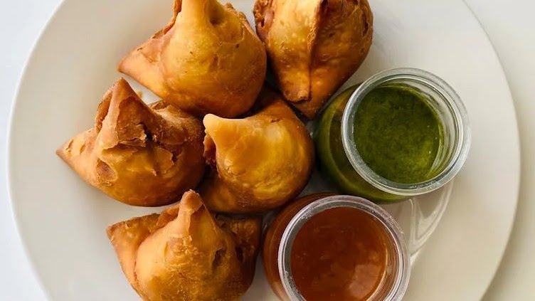 #Pune | #Samosa stuffed with #condoms, stones, and tobacco supplied to #TataMotors canteen.

They committed crime to take #Revenge after company cancelled its contract.

#CrimeNews #CrimeStories #CrimeStory #automobile #Automotive #Maharashtra