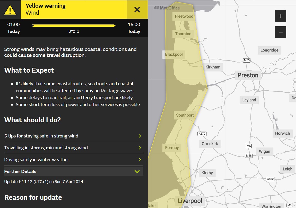 ⚠There are currently 22 @envagencynw #flood alerts & 7 flood warnings in place⚠ 🌧#Heavyrain combined with a @metoffice yellow #weatherwarning for strong #wind will create potentially dangerous conditions along the coast🌊 👉 thefloodhub.co.uk/am-i-at-risk/