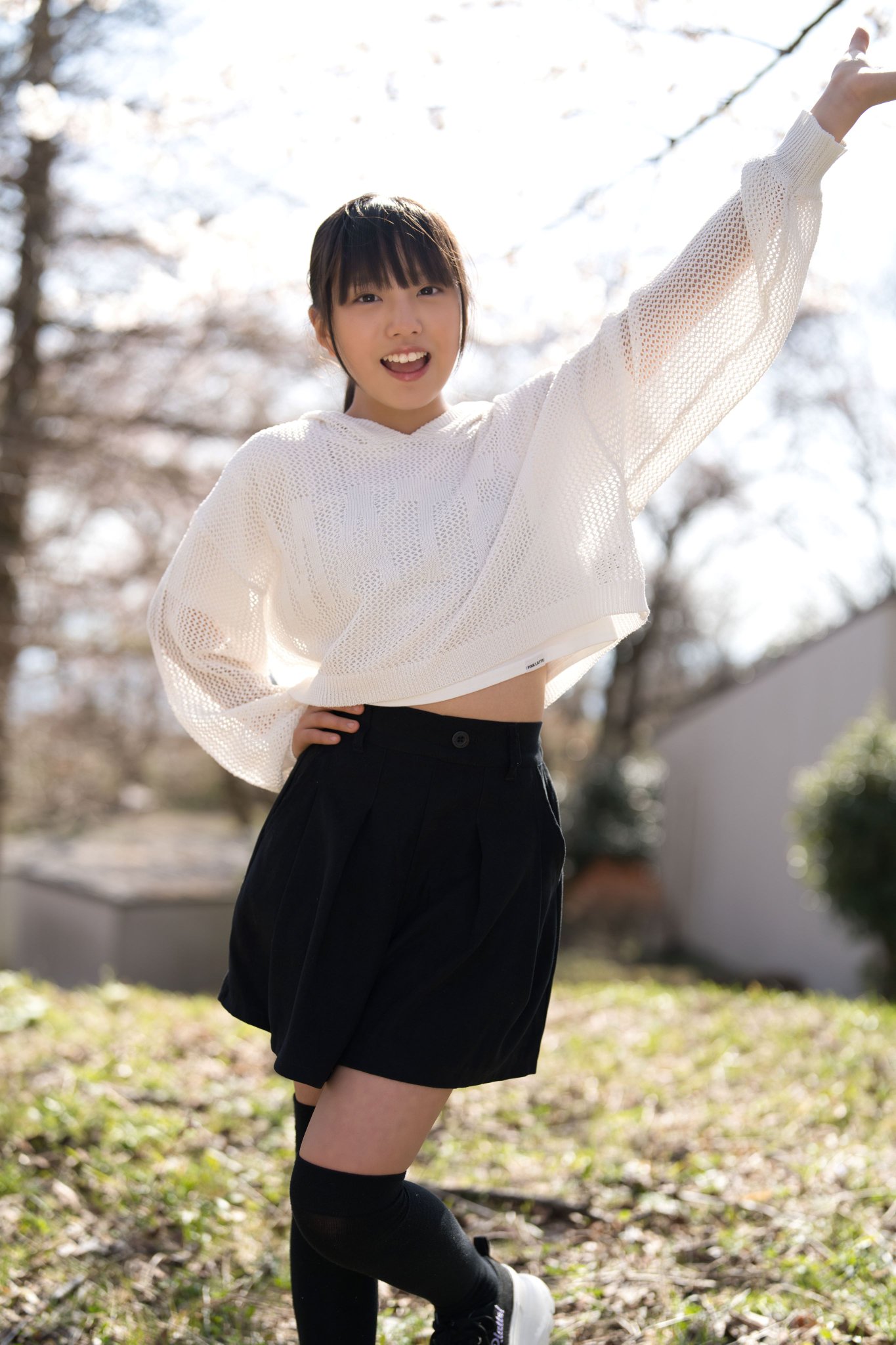 アプワイザー えびちゃん ビジューダウン♡ Black White Hooded down jacket for women Winter Oversized