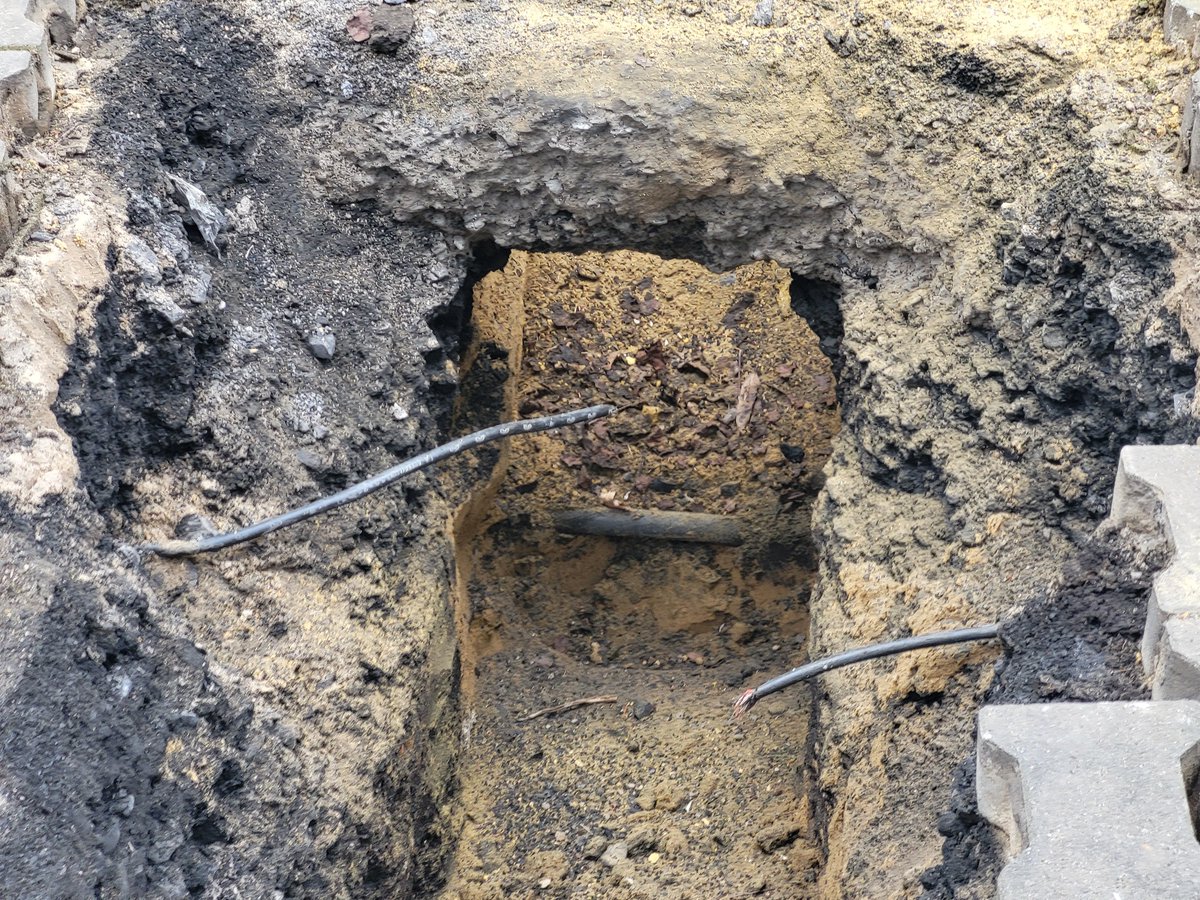 diveanddream's tweet photo. Aufgrund einer durchtrennten Telefonleitung (Baustelle vor dem Haus) ist unsere Festnetz-Nr. +49 (0)234 777 5205 z.Zt. nicht erreichbar.
Anfragen im Moment nur über WhatsApp +49 (0)155 6684 1723 oder per Mail an info@dive-and-dream.de https://t.co/Nxkfc4Y1ty