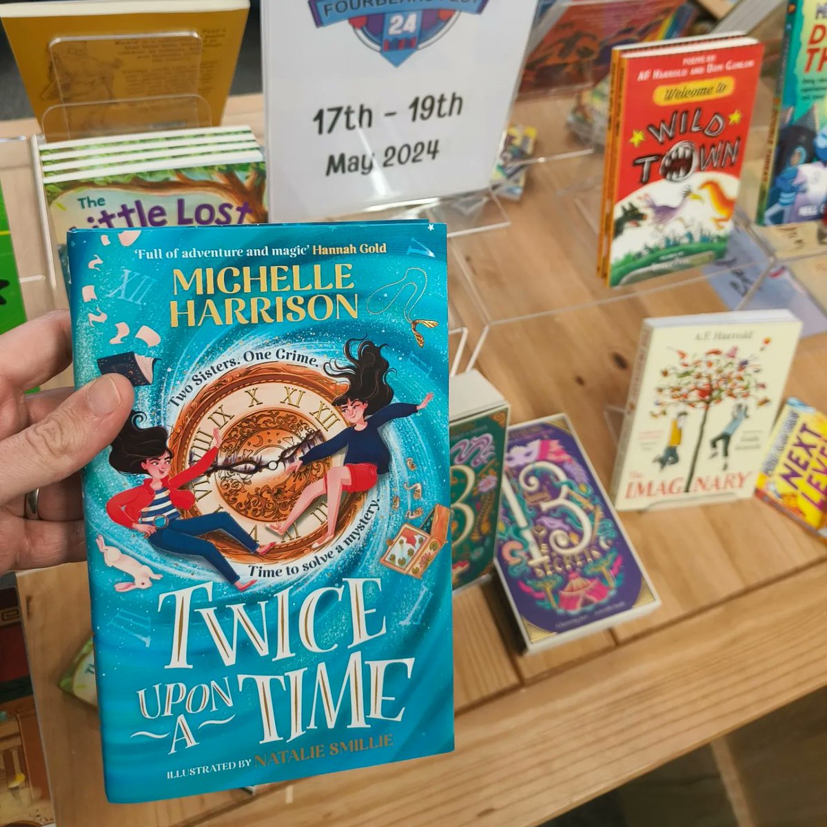 Michelle Harrison will be in the shop discussing her brilliant new mystery book Twice Upon a Time. Sunday 19th May. Book below fourbearsbooks.co.uk/event-details/…