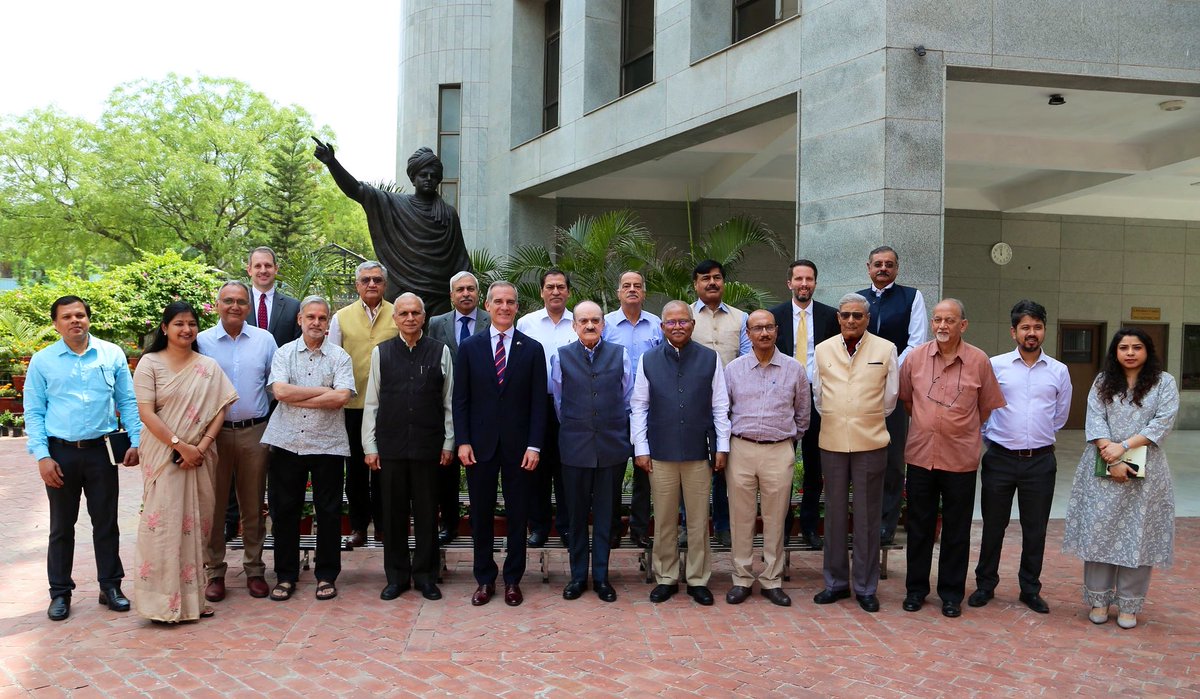 Thanks to @VIFIndia for hosting an insightful discussion with foreign policy experts. It's exciting to see how the United States and India can work together in so many areas to tackle the world's big problems. As Swami Vivekananda once said during a U.S. visit, 'Arise, awake, and…