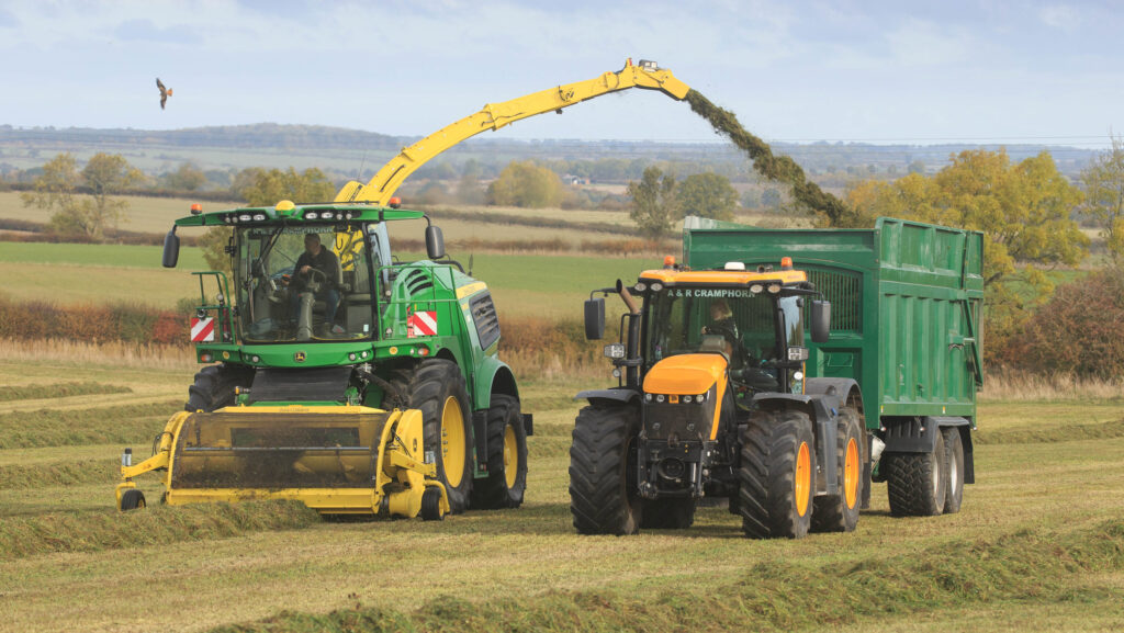 FarmersWeekly's tweet image. 🤔 An independent silage specialist has sparked industry debate by raising concern over information given to farmers about silage additives, which he claims are ruining forages.

READ MORE: fwi.co.uk/livestock/live…