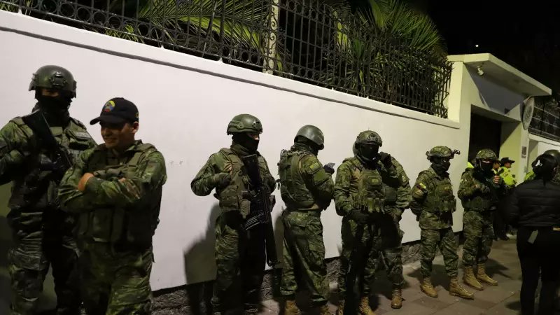 La CELAC se reunió ayer y proseguirá este martes para analizar la crisis diplomática provocada por el asalto de la policía de Ecuador a la embajada de México, acción violatoria de los convenios internacionales que estipulan la inviolabilidad de las sedes diplomáticas. #Cuba