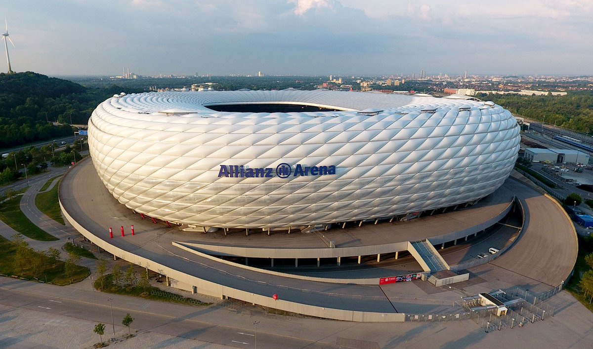 Terör örgütü IŞİD, saldıracağı stadyumları açıkladı:

— Allianz Arena
— Emirates
— Parc de Prince
— Metropolitano Arena
— Santiago Bernabeu
