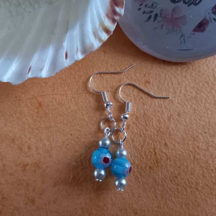 The Millefiori glass beads on this new pair of earrings are so pretty! Such a lovely turquoise colour and flower design.

#SBS #HandmadeInUK #ShopIndie #CraftBizParty #UKMakers #RTUKSeller #UKGiftAm #UKGiftHour #ElevensesHour #britcrafthour