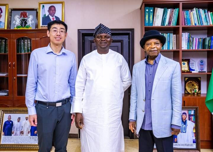 A moment with Billionaire CEO, Atlas Oranto Petroleum Exploration and Production Company Chief ARTHUR EZE.

Atlas Oranto Petroleum Exploration and Production Company is the largest privately-owned oil company in Nigeria.

MONDAY, 8th April, 2024

JTU