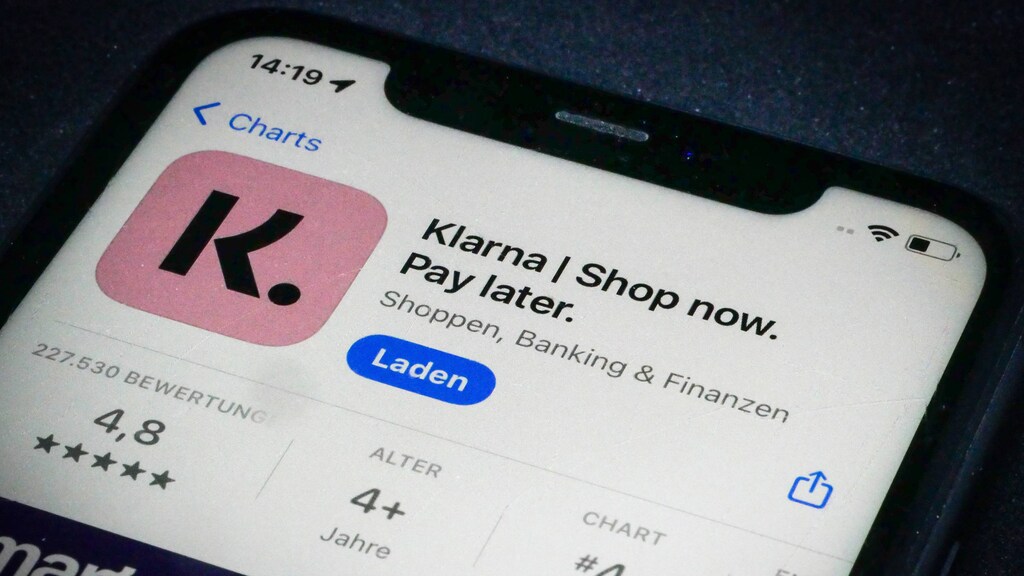 AFM: 'Ernstige zorgen vanwege minderjarigen op afbetaalapps' rtlnieuws.nl/video/uitzendi…