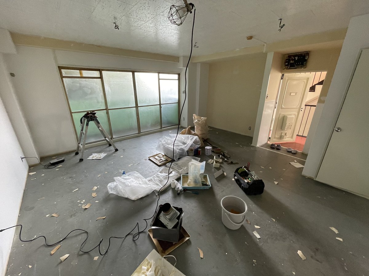 fdesign0613's tweet photo. 【デザイン事例】
東京（高田馬場）のレンタルジム
広さ22㎡のプライベート贅沢レンタルジム
落ち着いた色味で統一し集中できる空間に🏋️‍♂️

#レンタルスペース #ジム#レンタルジム #筋肉  #インテリアコーディネート #内装デザイン

https://t.co/SpuWUJadmQ https://t.co/ELhVXUVgw3