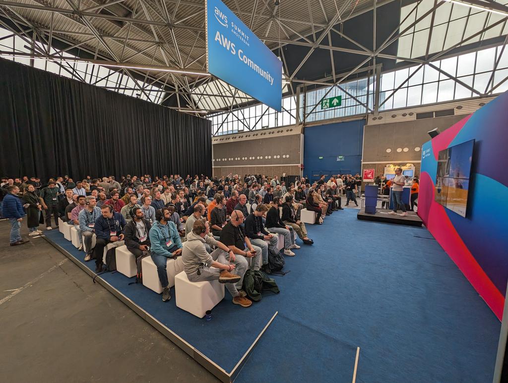 Kicking off the community sessions at the AWS Community Lounge in AWS Summit Amsterdam! Jeroen Reijn talking about accelerating your AWS journey with open-source tools! #aws #awssummit #awscommunity