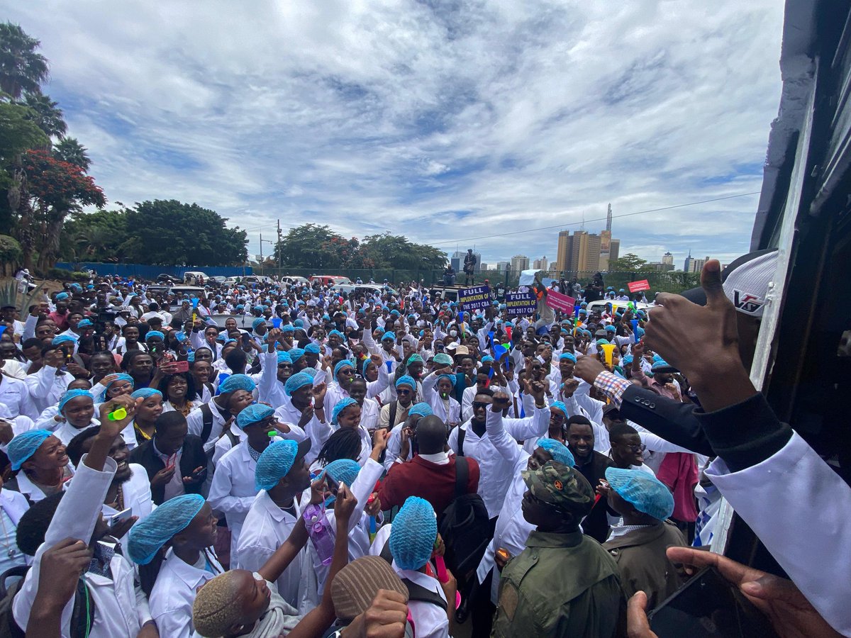 dr_ocholaherald's tweet photo. Despite the oppressor sending GOONS to disrupt our peaceful meeting, the movement is still ON.
No amount of threats, intimidations, violence and coercion will bog us into submission!
#DoctorsStrikeKE #SomeoneTellNakhumicha https://t.co/Sb3rc0Gx1q