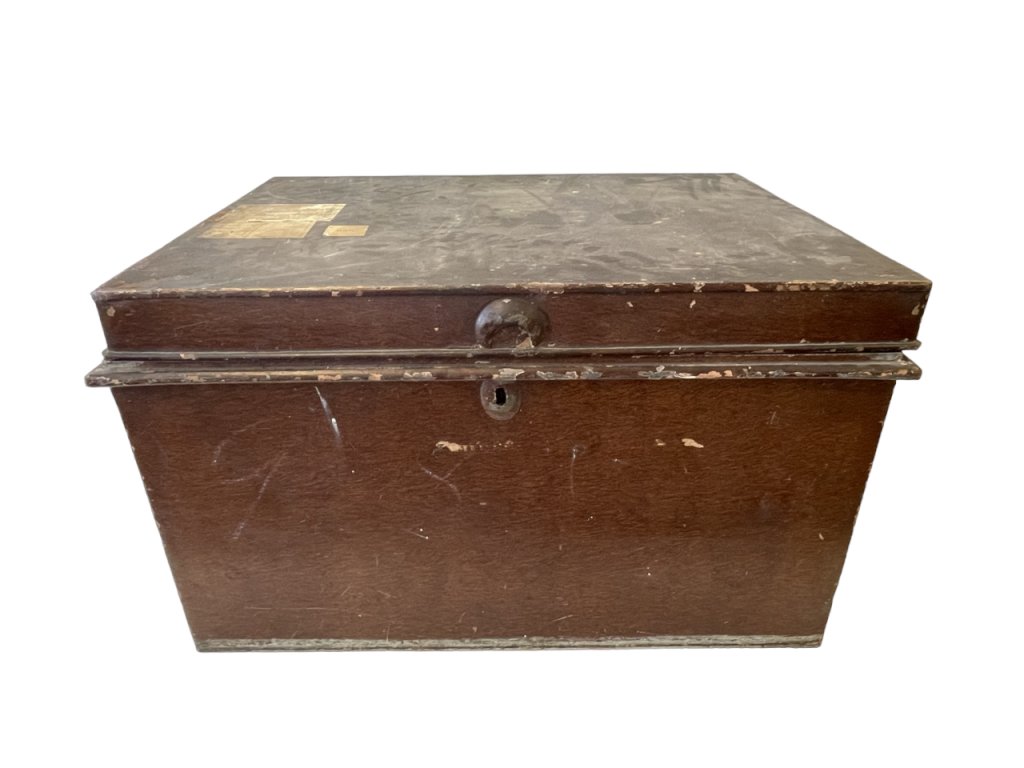 Recently, a mysterious medical chest was found in Queen’s Medical Library. The chest is linked to Surgeon James McCleery and his son James McCleery jr. James Sr. was a medical attendant to the poorhouse from 1835 to his unfortunate death in 1847 by famine fever.