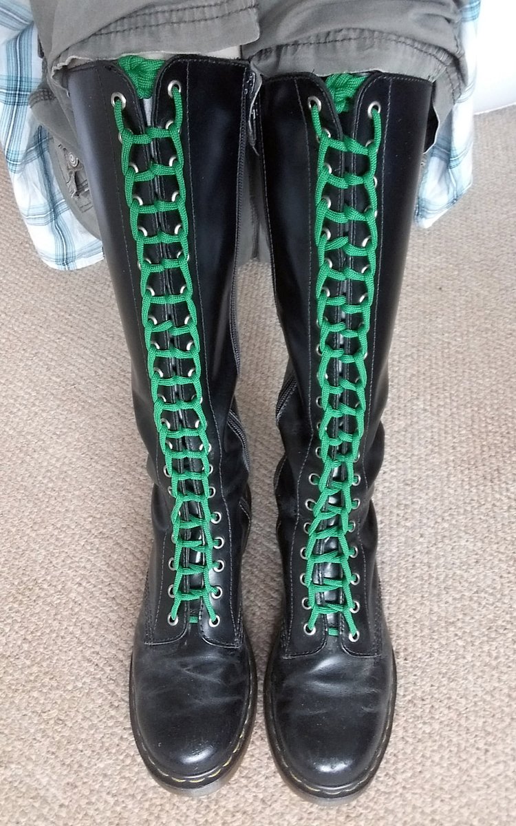 Today's shoe lacing photo was contributed by Beccy in Jul-2017. Black Doc Martens 20-eye boots laced with green “Ladder Lacing”.
#black #drmartens #docmartens #20eyeboots #boots #blackboots #green #ladderlacing #ladder #dedication