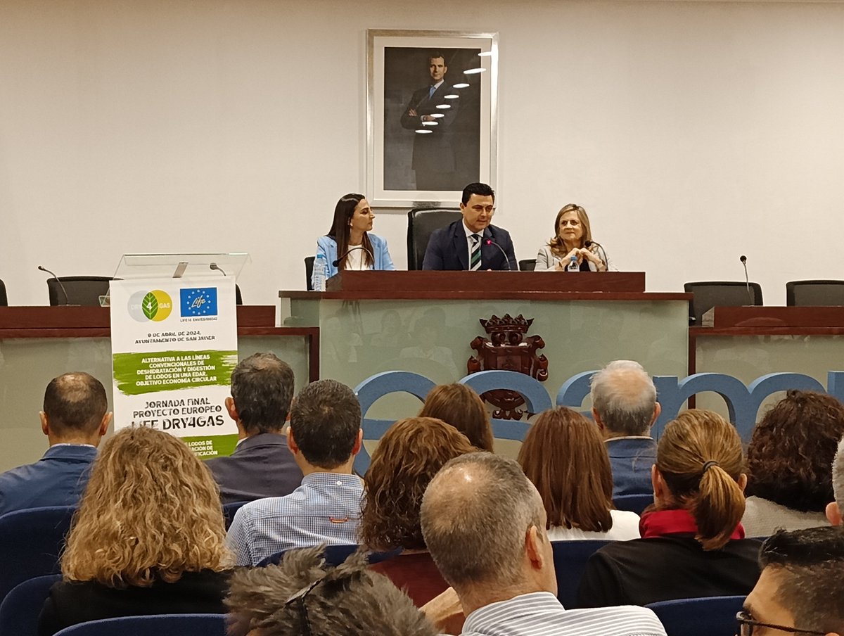 La consejera de Agua, Agricultura, Ganadería y Pesca, Sara Rubira, junto al alcalde de San Javier, José Miguel Luengo, inaugura la jornada final del proyecto DRY4GAS: "este sistema contribuye a la sostenibilidad ambiental"