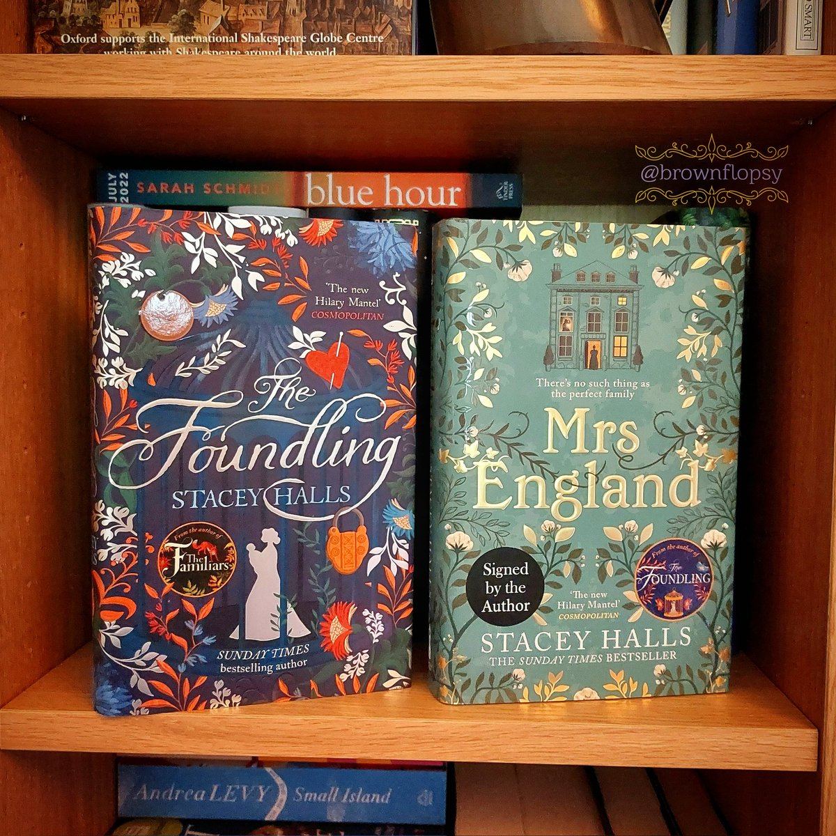 brownflopsy's tweet photo. #TwoForTuesday
Two historical gems under the spotlight today! Behold #TheFoundling and #MrsEngland from @stacey_halls
Both out now from @bonnierbooks_uk
Keep your eyes peeled for the new stunner from Stacey #TheHousehold which is out this Thursday 11th April! 📚🥂🍾 https://t.co/4audLWO0KI
