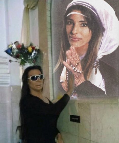 Cat151828's tweet photo. Hoy se declara feriado nacional por nuestra Mother y huelga de hambre frente al fraude de Gran Engaño. #GranArmado https://t.co/gVMkj8h1K1