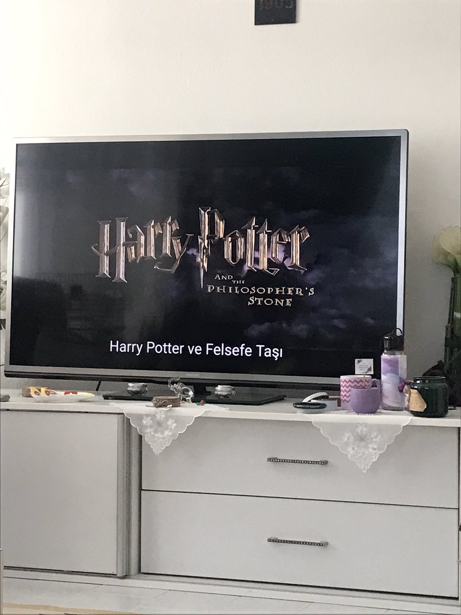 merterdal19057's tweet photo. Yiniden en baştan tek fark bu sefer Türkçe altyazı #harrypotter https://t.co/Zvwf9rrlfF