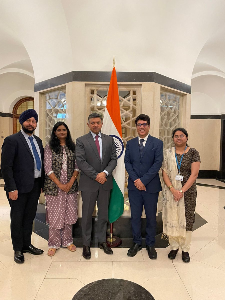 HC @VDoraiswami met visiting Electronics & Software Exports Promo Council delegates helping Indian IT/ITES firms' outreach. HC welcomed their focus on the UK market, in London and beyond. He assured support of @HCI_London @MEAIndia @sujitjoyghosh