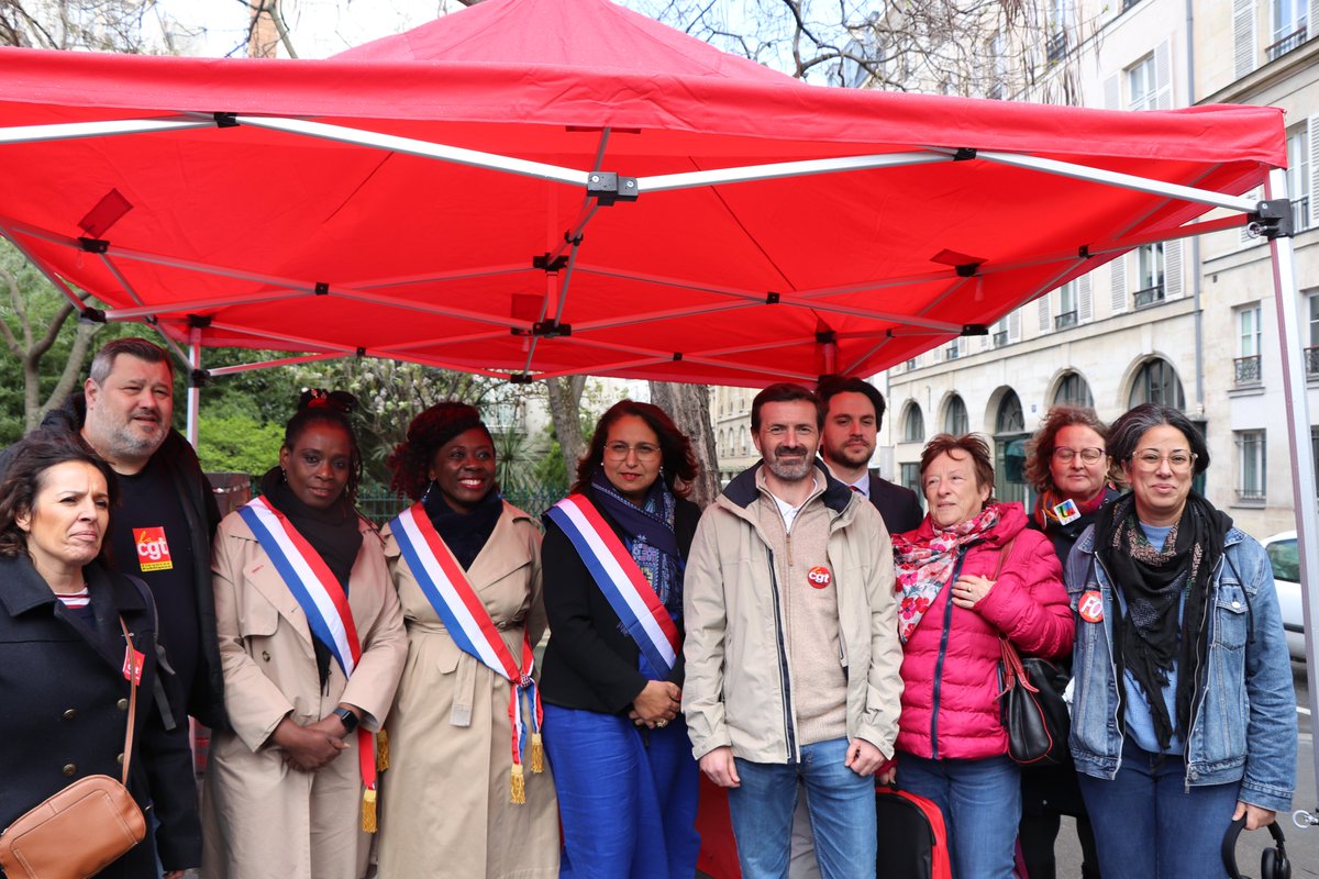 🔴🏛 Nos député·es étaient devant le Sénat pour défendre notre texte de loi, portée par @Deputee_Obono, pour la réouverture des accueils physiques des services publics. Après son adoption à l'Assemblée le 30 novembre 2023, le Sénat doit l'inscrire à son tour à l'ordre du jour !