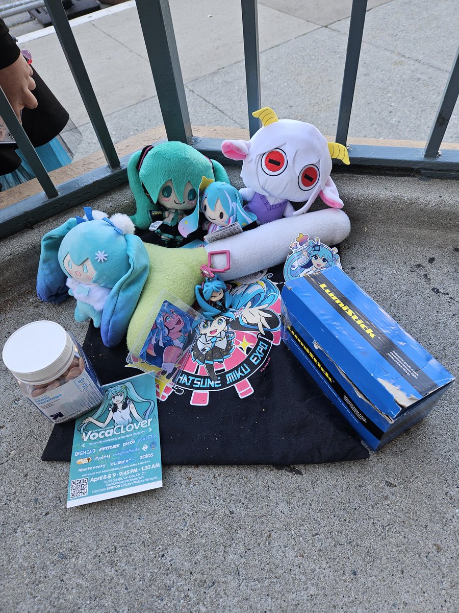 The #MIKUEXPO2024 San Jose day 2 shrine has started &amp; is growing by the minute.