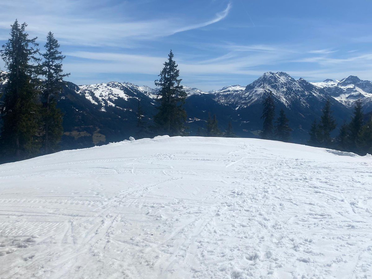 Our students are having a wonderful time skiing in Austria. They are having to go a little higher up the mountains for the snow, it’s quite warm lower down! #WymondhamLife #Skiing #Austria