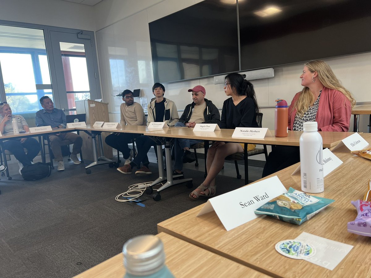 lecture_mindset's tweet photo. Inspirational talk with @Stanford alumni, undergraduates, postgraduates and PhD students. Our learners engaged on a number of topics including AI, sustainability and environmental issues. They also had a chance to pose their questions about life at Stanford https://t.co/aH5jhusQlh