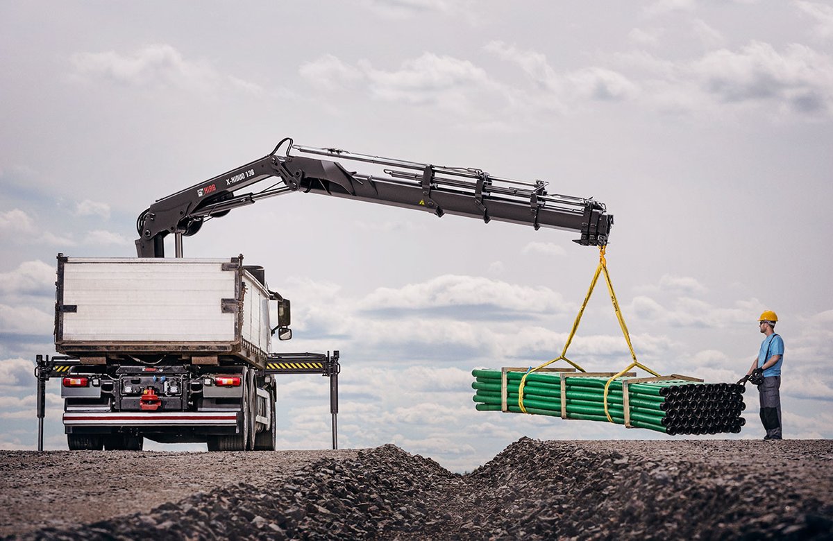 Save fuel, oil, time and money on lift and load jobs with the 5.2 tm /. 11.2 m range HIAB X-HiDUO 062 articulating crane. Learn more: bit.ly/465ZF4k #HIAB #truckcrane #articulatingcrane #smallercranes #atlaspolar #CanadianIndustryStandard #truckmountedcrane @Hiabglobal