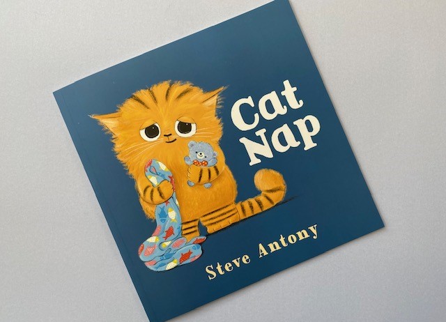 Today's review...'Cat Nap' @MrSteveAntony @MacmillanKidsUK So gorgeous! Out on the 11th April. throughthebookshelf.com/reviews/cat-nap