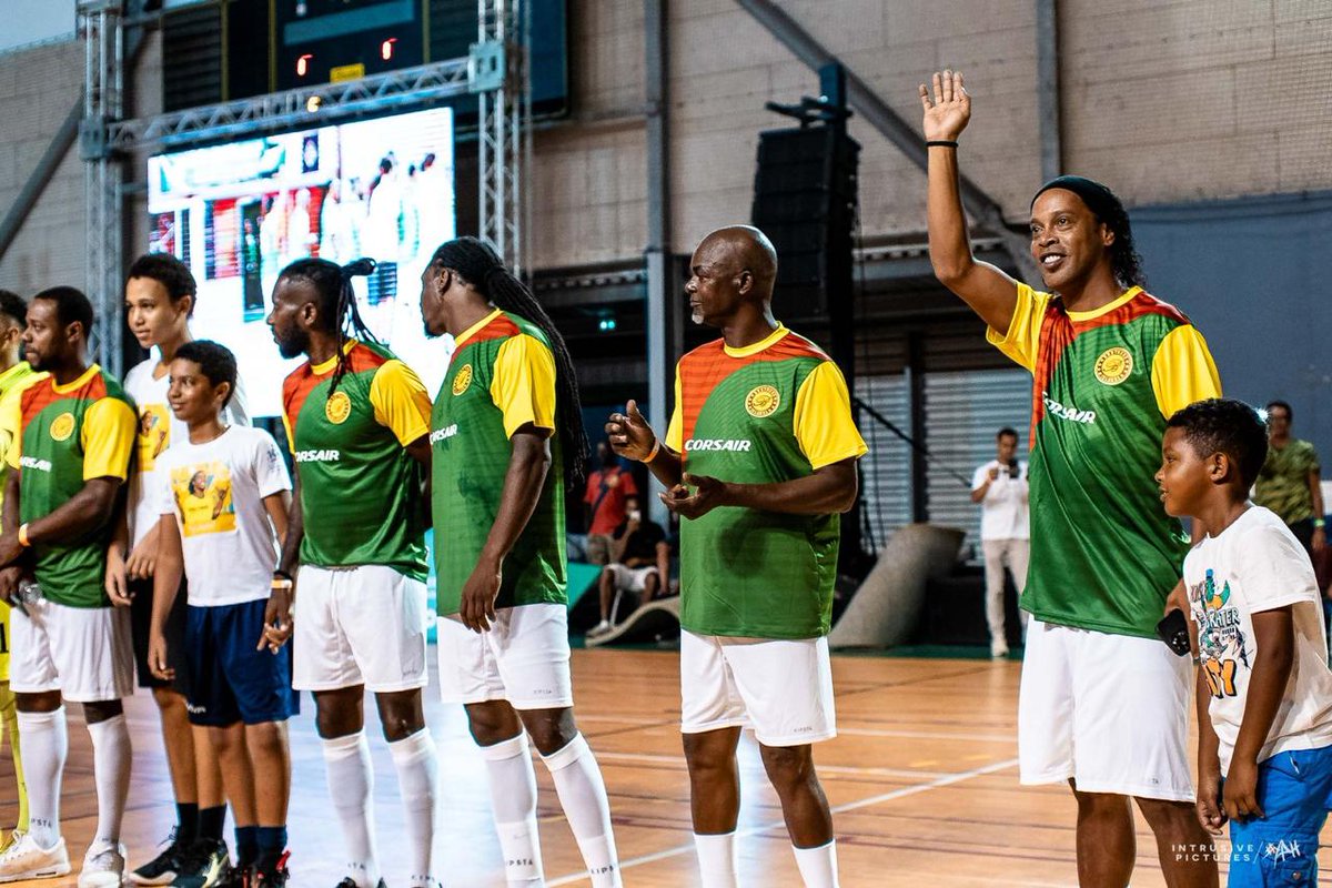 A tous mes amis, anciens sportifs et particulièrement Michael Silvestre, Frank Silvestre et votre famille, merci beaucoup pour l'incroyable accueil et l'affection !!! Guadeloupe est belle et très spéciale… Merci mes amis, a bien tôt!!!! 🇫🇷