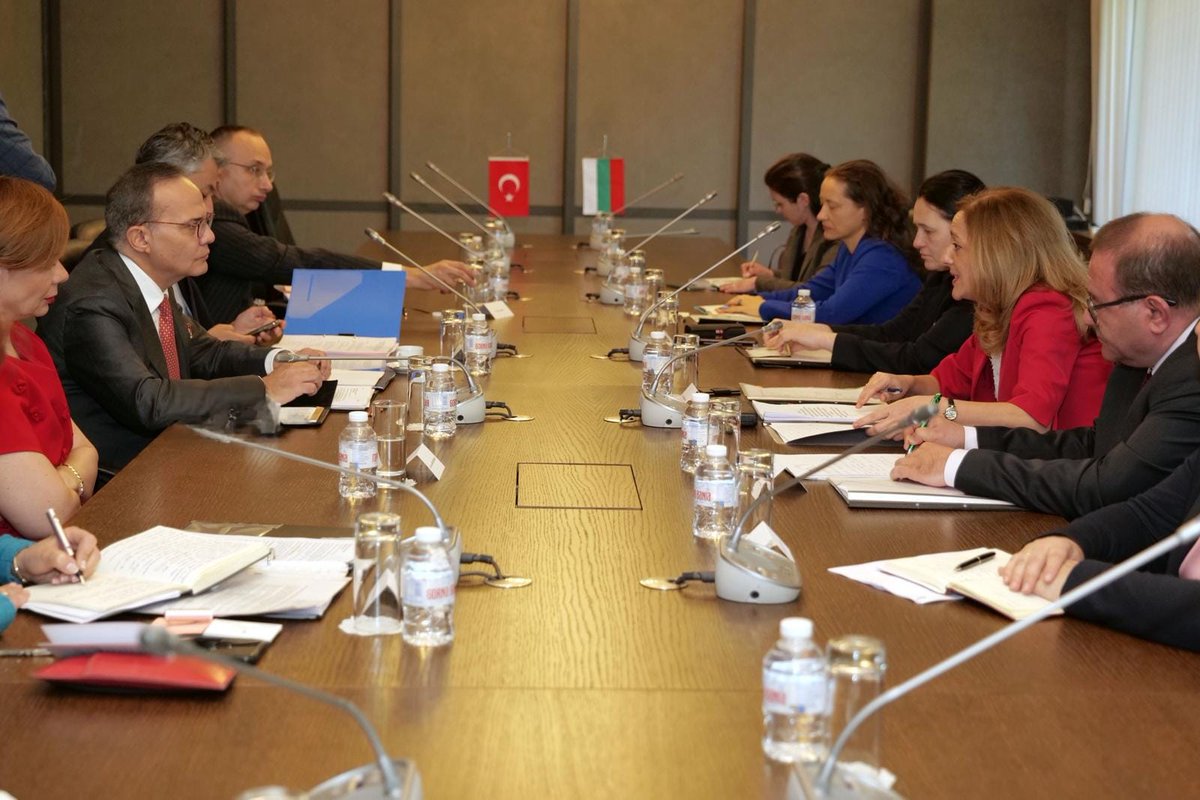 Deputy FM and Director for EU Affairs Ambassador Mehmet Kemal Bozay comprehensively discussed bilateral relations and Türkiye’s EU membership process with H.E. Elena Shekerletova, Deputy Minister at the @MFABulgaria within the Bilateral Political Consultations. @MFATurkiye