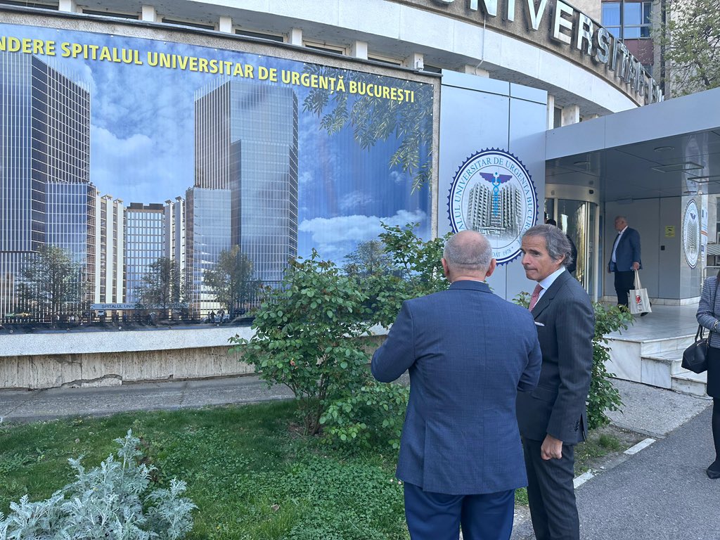 Visited the Bucharest University Emergency Hospital and was encouraged by progress in its modernization in the context of their plans to become a #RaysOfHope anchor center. @IAEAorg is committed to supporting this important initiative & improve cancer care in 🇷🇴.