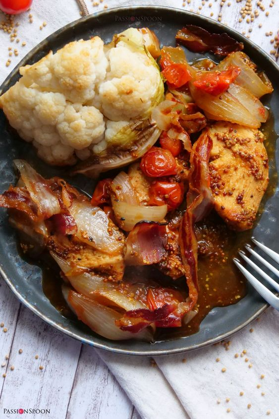 Recipe passionspoon.com/wholegrain-mus… ...a quick midweek meal. It features pan-seared chicken, roasted cauliflower, crispy pancetta and a rich sauce made of wholegrain mustard, onion, white wine and honey. #RecipeOfTheDay #food #delicious #homecooking #eating
