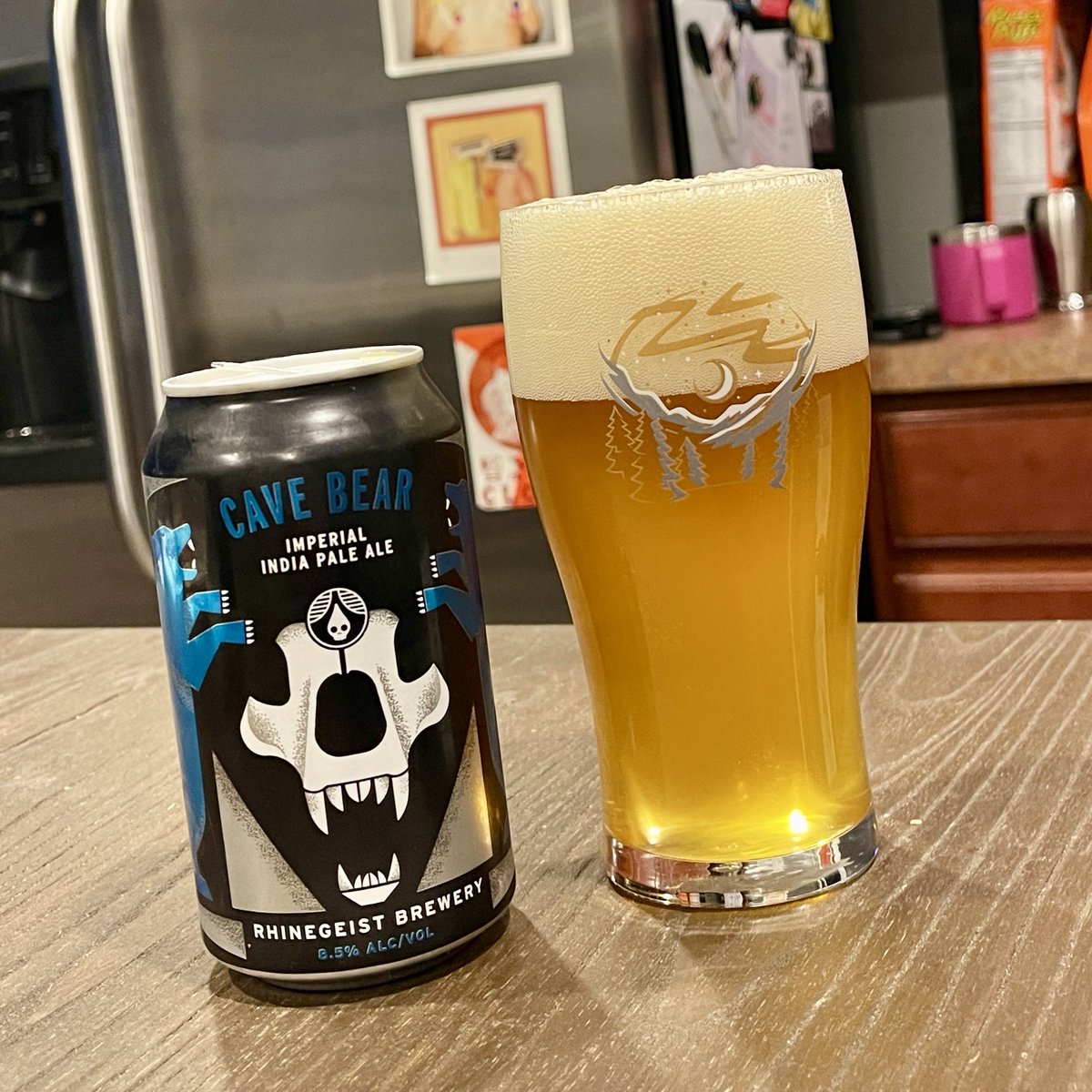 I’m a huge fan of Knowledge, a go-to double from @rhinegeist so I thought I’d give Cave Bear a try when I saw it at the store. 🍺 While it’s pretty…Read more -> hopsmash.com #rhinegeist #cincinnatibeer #ohiobeer #ohiocraftbeer #ohiobrewery