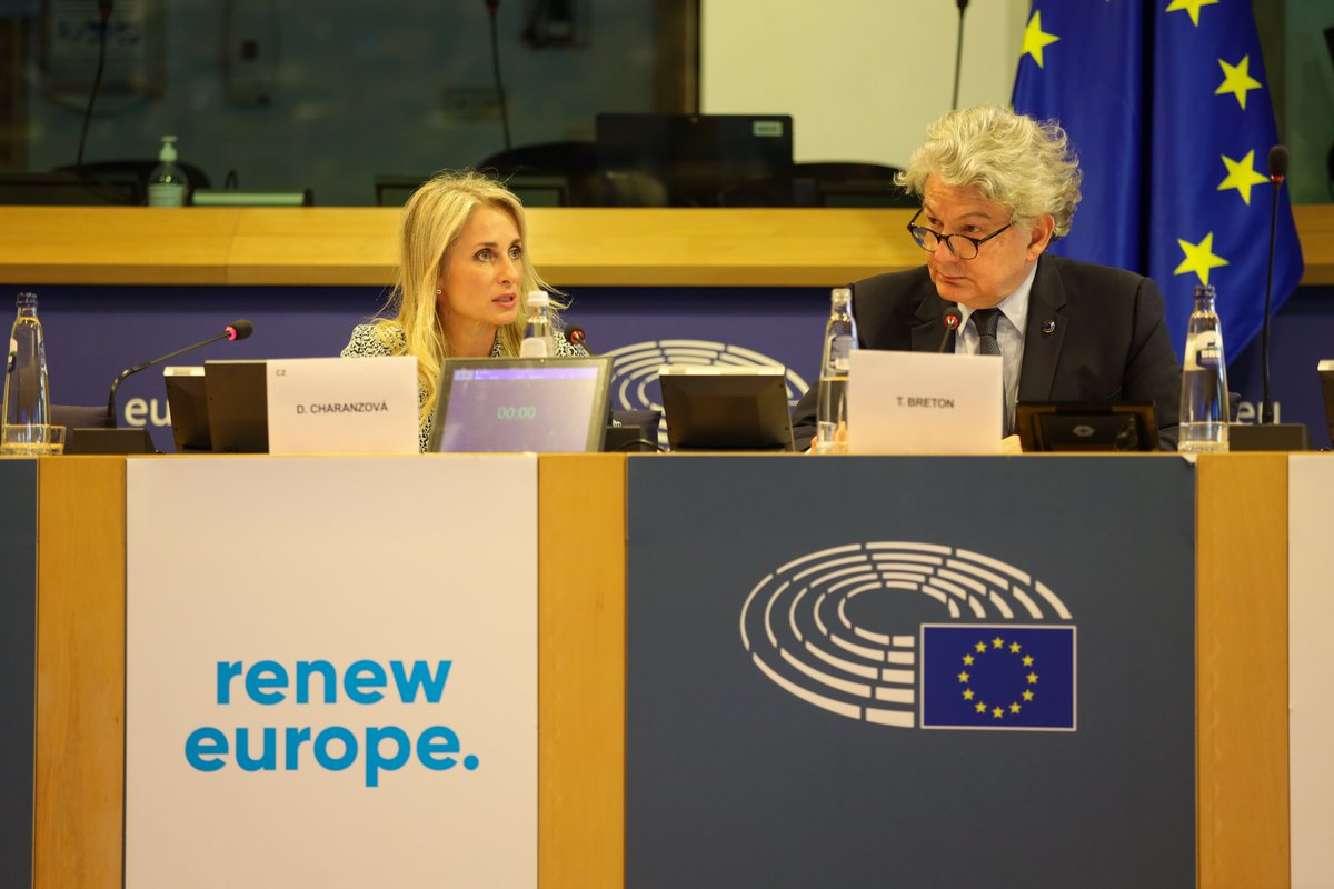 Dita @charanzova opening our #DigitalDay, with @ThierryBreton ☑️ Forestall fragmentation and boost digital single market; ☑️ Build consumers’ trust despite fast-moving developments; ☑️ Protect companies, start-ups, citizens, consumers and children online. ✅ Europe delivered!