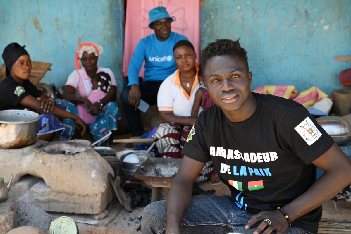 Découvrez l'histoire d'Abdoulaye, jeune ambassadeur de la paix à Laléraba en cliquant sur 👉 uni.cf/4aNPa8c #PourChaqueEnfant, la paix ! #YouthEngagement #Youth4Peace