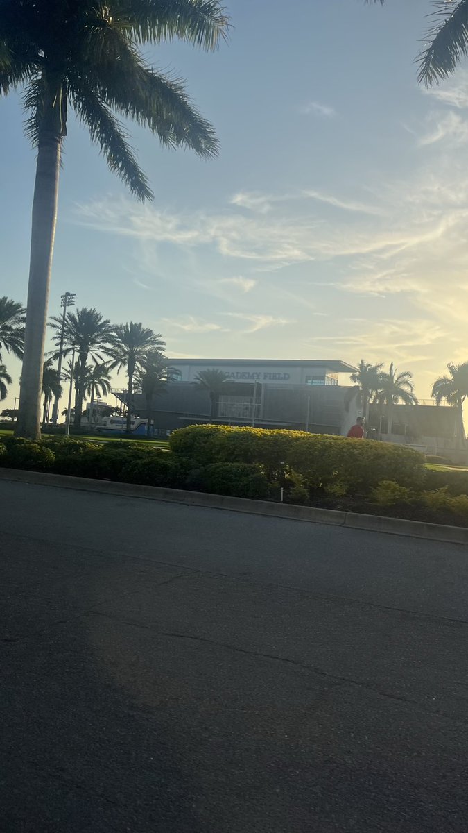 I was able to have a great experience visiting IMG Academy and watching the boys MLS Next GA cup last weekend while in Bradenton Florida! @MLSNEXT @ImYouthSoccer @TopDrawerSoccer @girlssoccernet @TheSoccerWire @SoccerMomInt @Evolution_SC14