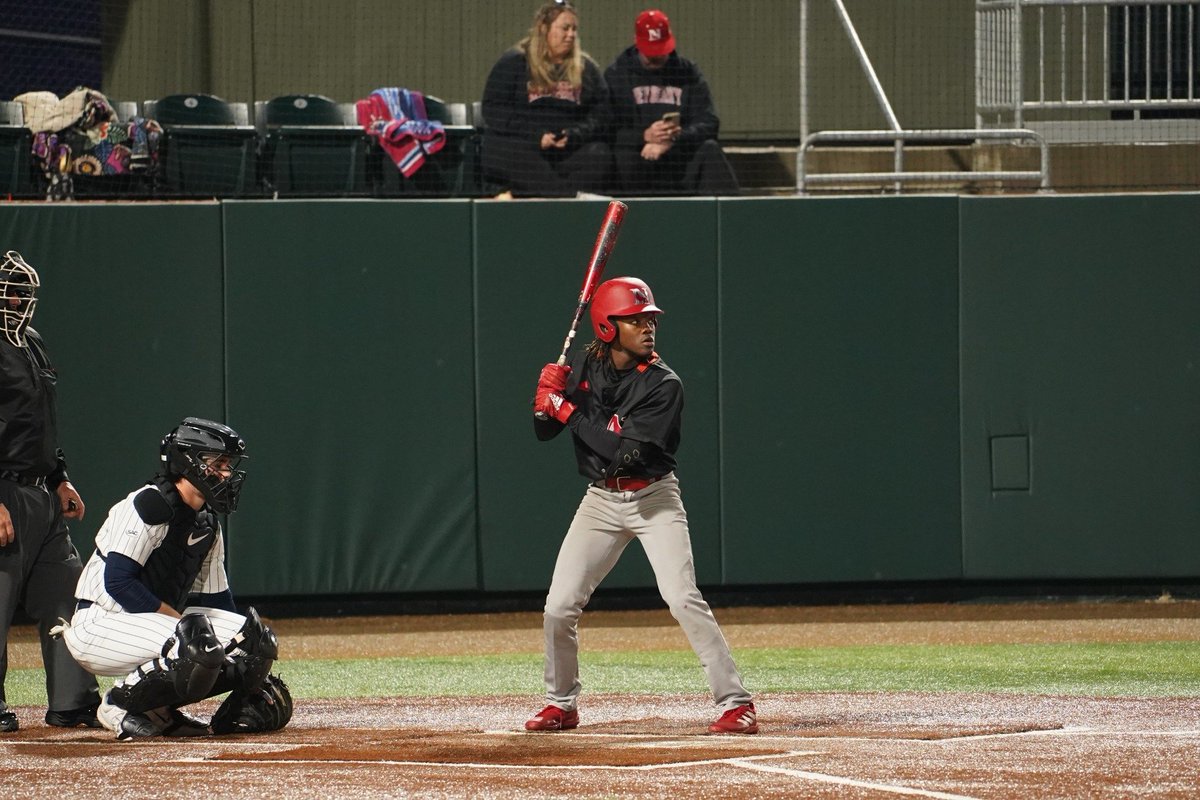 .@NewberryBSB's Donovan Ford has eclipsed the .400 mark with 5 straight multi-hit games, he went 11-for-14 with 4 RBI, 3 doubles, and 2 stolen bases this past week against the likes of North Greenville and Lenoir-Rhyne. Ford, a .424 hitter in 151 at-bats at the leadoff spot,…