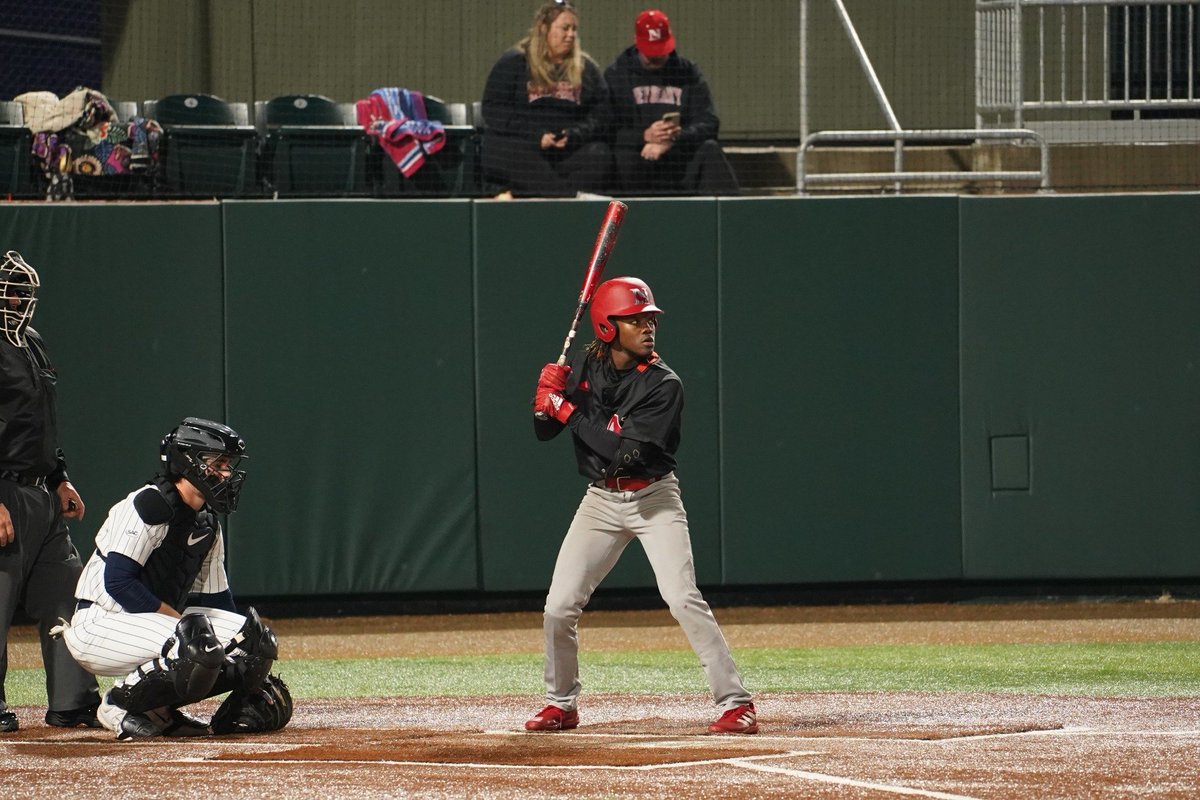 divIIbaseball's tweet photo. .@NewberryBSB's Donovan Ford has eclipsed the .400 mark with 5 straight multi-hit games, he went 11-for-14 with 4 RBI, 3 doubles, and 2 stolen bases this past week against the likes of North Greenville and Lenoir-Rhyne. 

Ford, a .424 hitter in 151 at-bats at the leadoff spot, seems to coincide with the success of this team, as they are 13-8 in conference play and look to bolster their position prior to the SAC Conference Tournament.

#D2Baseball