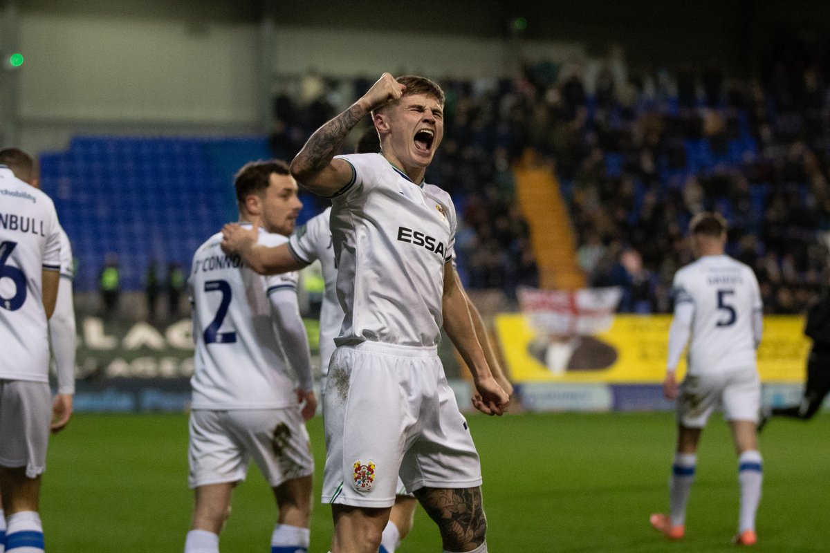 🗣 Nigel Adkins: "Harvey is a player who has effervescent energy that helps ignite the passion.

“His enthusiasm every day is infectious. Harvey Saunders is a proper Tranmere player who runs after lost causes, cares about his teammates and possesses lightning pace."

#TRFC #SWA