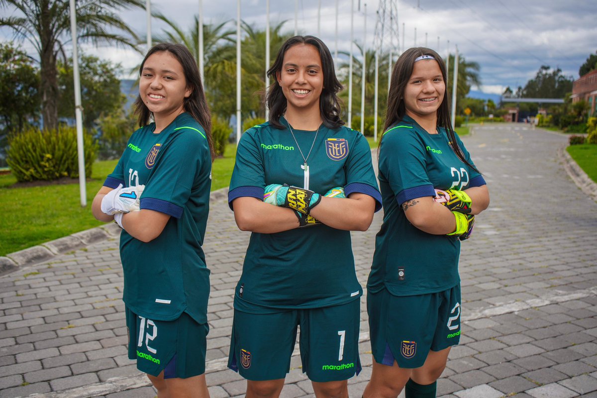 LaTri's tweet photo. 𝗟𝗮𝘀 𝗺𝗮𝗻𝗼𝘀 𝗱𝗲 𝗟𝗮 𝗧𝗿𝗶 🇪🇨 https://t.co/TW2xTTkzbS