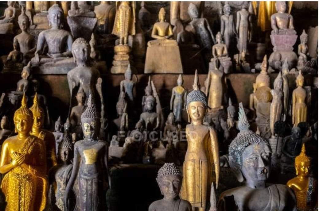 लाओस की मेकांग नदी से ताबड़तोड़ तथागत बुद्ध की मूर्तियां मिली हैं. बुद्ध की इतनी सारी मूर्तियों को देख लाओस दांतों तले उंगली दबाए हुए है.