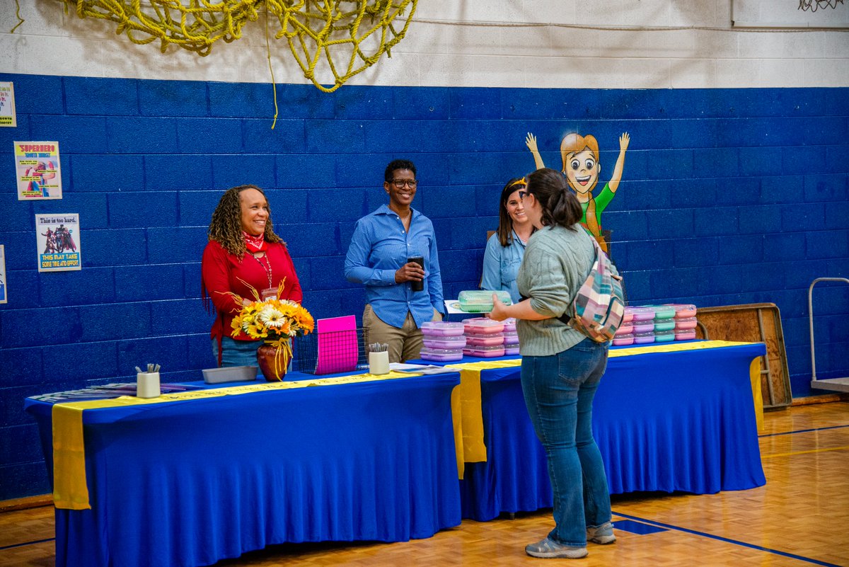 We kicked off Kindergarten Roundup this morning, and our staff & administrators are excited to welcome these students to school in August! 🎒 There's still time to register your child! Find out when your zoned school is holding registration tonight: knoxschools.org/roundup! 🍎