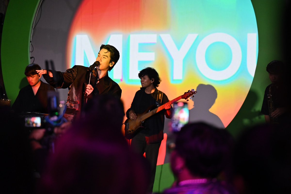 Hello_asian's tweet photo. "MEYOU” ศิลปินแนวหน้า T-Pop สังกัด GMM MUSIC
ร่วมแสดงเปิดงาน ‘Spotify House’ อีเวนต์ของแพลตฟอร์มระดับโลกที่จัดขึ้นครั้งแรกในประเทศไทย
https://t.co/qaeh1zDY37
สามารถฟังเพลงและรอติดตามผลงานใหม่ๆ ของ MEYOU ได้ที่ Spotify : https://t.co/3uclo1ktTn
#SpotifyHouseTH #SpotifyVIP @spotifyth