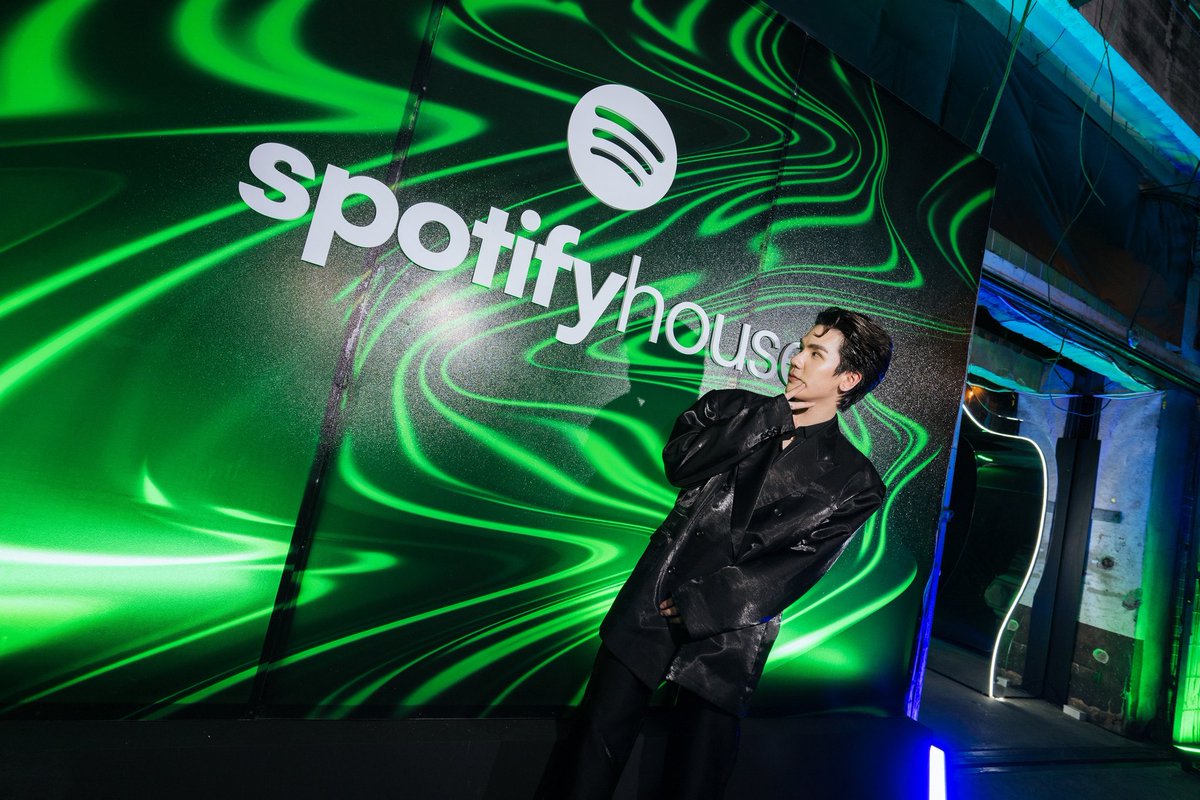 Hello_asian's tweet photo. "MEYOU” ศิลปินแนวหน้า T-Pop สังกัด GMM MUSIC
ร่วมแสดงเปิดงาน ‘Spotify House’ อีเวนต์ของแพลตฟอร์มระดับโลกที่จัดขึ้นครั้งแรกในประเทศไทย
https://t.co/qaeh1zDY37
สามารถฟังเพลงและรอติดตามผลงานใหม่ๆ ของ MEYOU ได้ที่ Spotify : https://t.co/3uclo1ktTn
#SpotifyHouseTH #SpotifyVIP @spotifyth