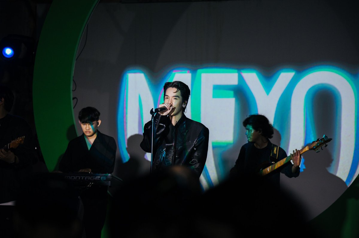 Hello_asian's tweet photo. "MEYOU” ศิลปินแนวหน้า T-Pop สังกัด GMM MUSIC
ร่วมแสดงเปิดงาน ‘Spotify House’ อีเวนต์ของแพลตฟอร์มระดับโลกที่จัดขึ้นครั้งแรกในประเทศไทย
https://t.co/qaeh1zDY37
สามารถฟังเพลงและรอติดตามผลงานใหม่ๆ ของ MEYOU ได้ที่ Spotify : https://t.co/3uclo1ktTn
#SpotifyHouseTH #SpotifyVIP @spotifyth